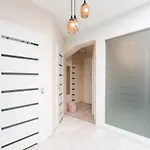 Luxurious Karoly In The Heart Of *