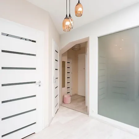 Luxurious Karoly In The Heart Of *